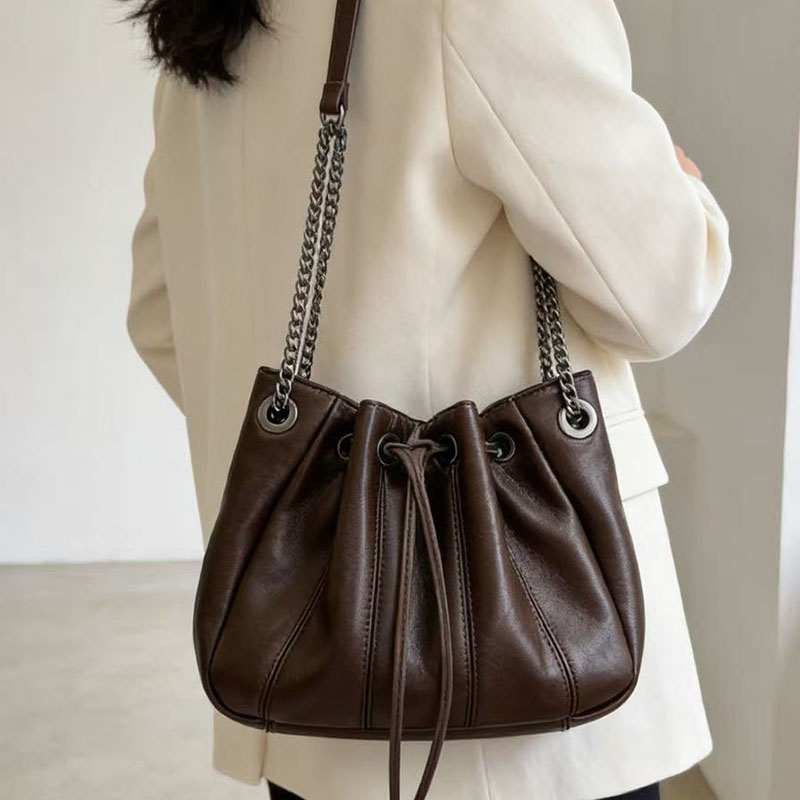 Luxury Bags Sling - حقيبة دلو عصرية برباط سحب، حقائب
