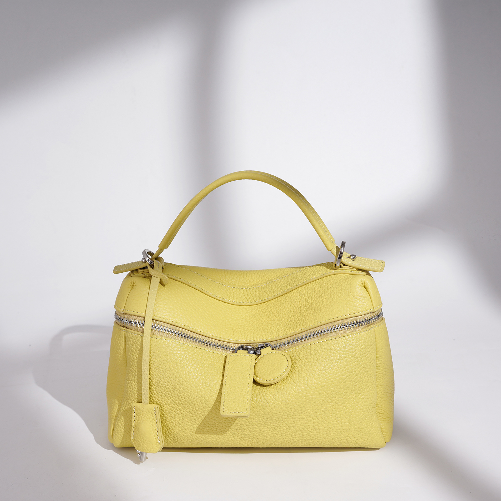 Luxury Bags Logo - حقيبة كتف فاخرة بتصميم أنيق للسيدات