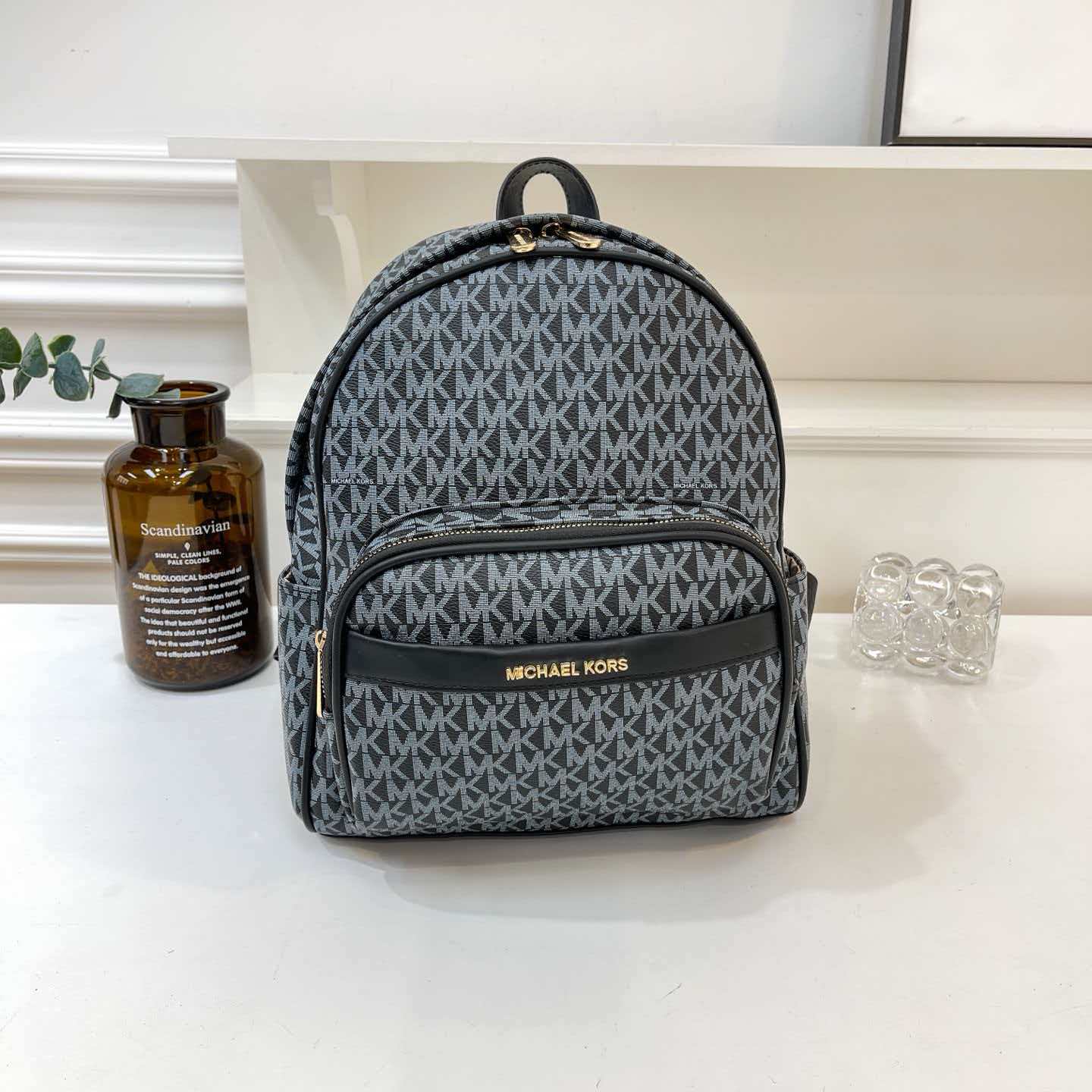 حقيبة ظهر MK/مايكل كورس 2026 ا - مراجعة Luxury Bags Michael Kors وسعره