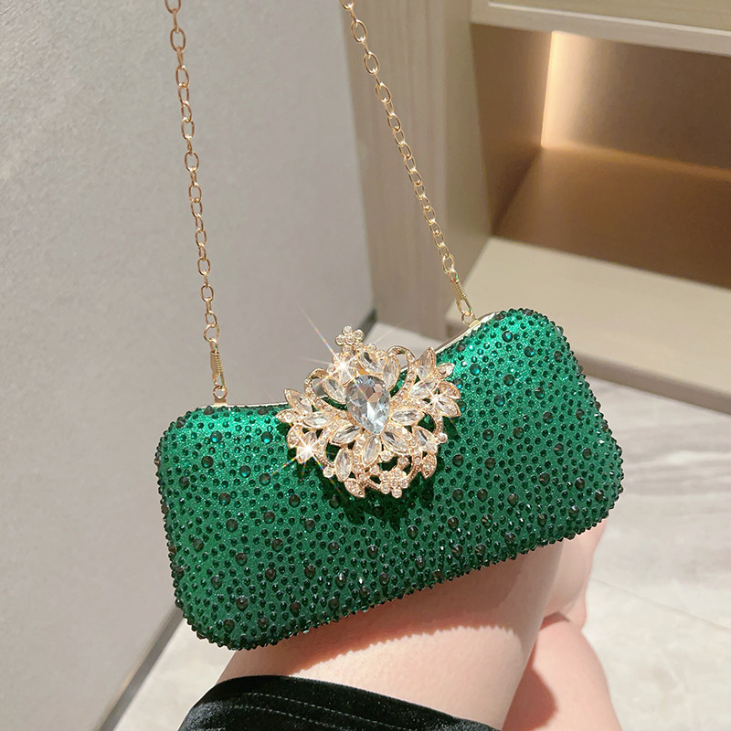 حقائب كلاتش خضراء فاخرة جديدة  - مراجعة Luxury Bags Green وسعره