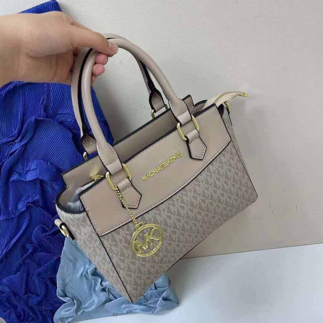 حقيبة يد نسائية فاخرة خفيفة ال - مراجعة Luxury Bags Michael Kors وسعره