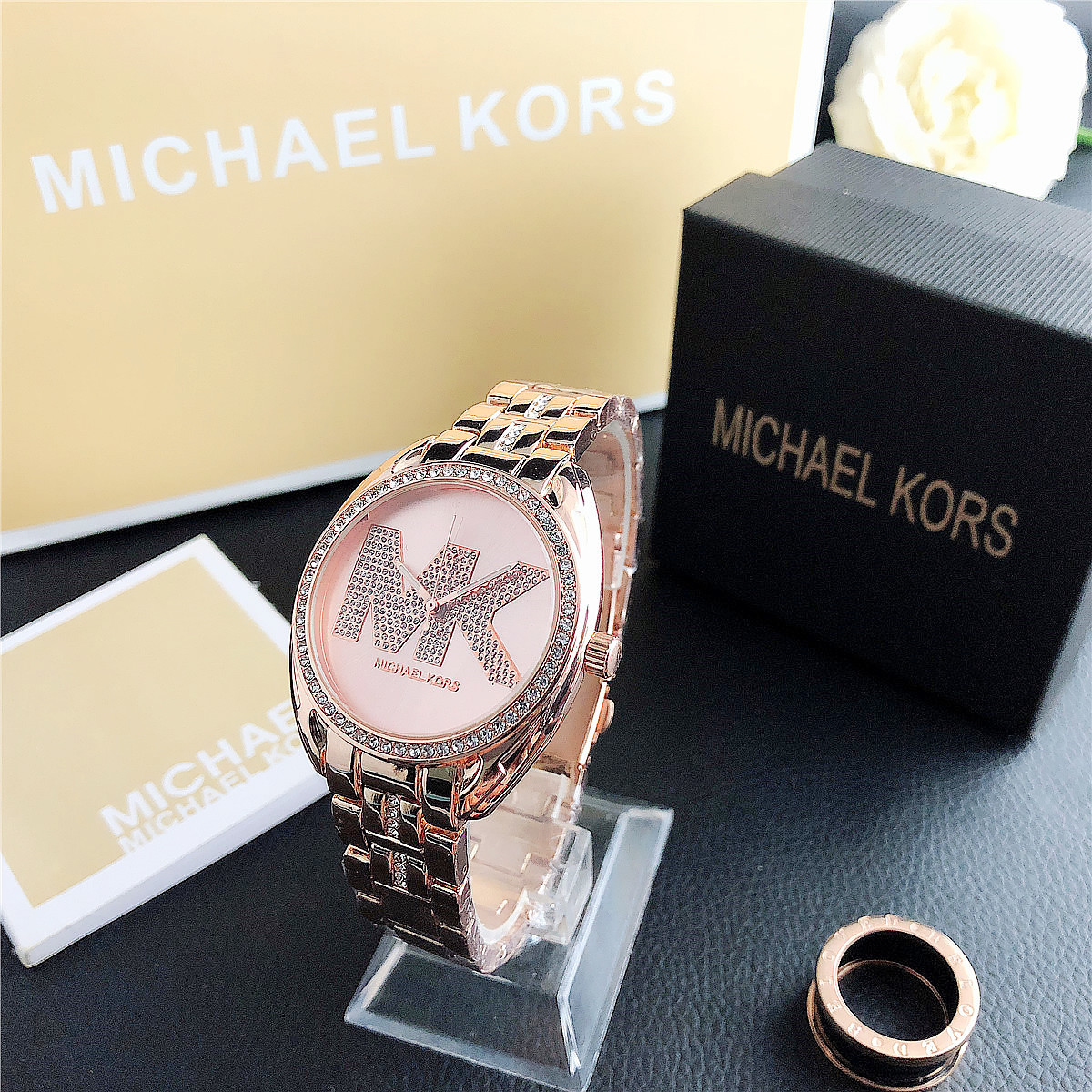 حقيبة يد نسائية جديدة من مايكل - مراجعة Luxury Bags Michael Kors وسعره