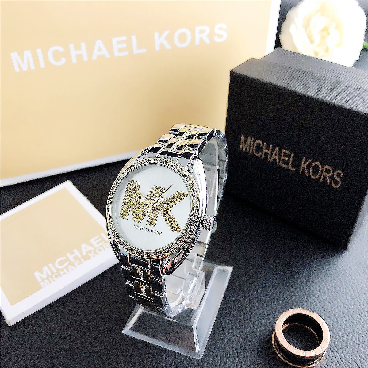 حقيبة يد نسائية جديدة من مايكل - مراجعة Luxury Bags Michael Kors وسعره