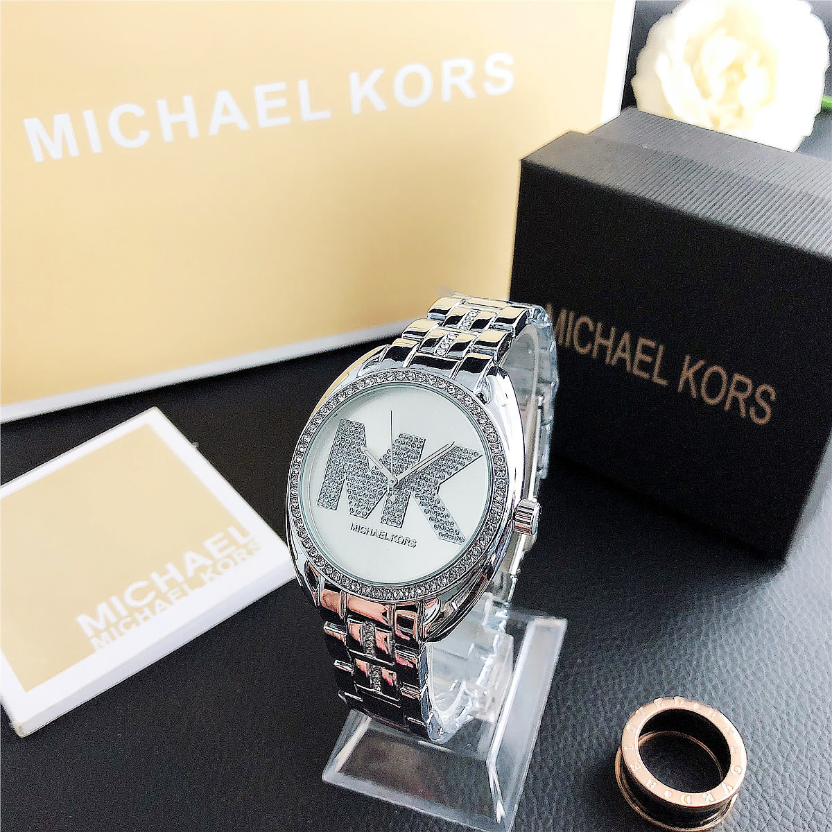 حقيبة يد نسائية جديدة من مايكل - مراجعة Luxury Bags Michael Kors وسعره