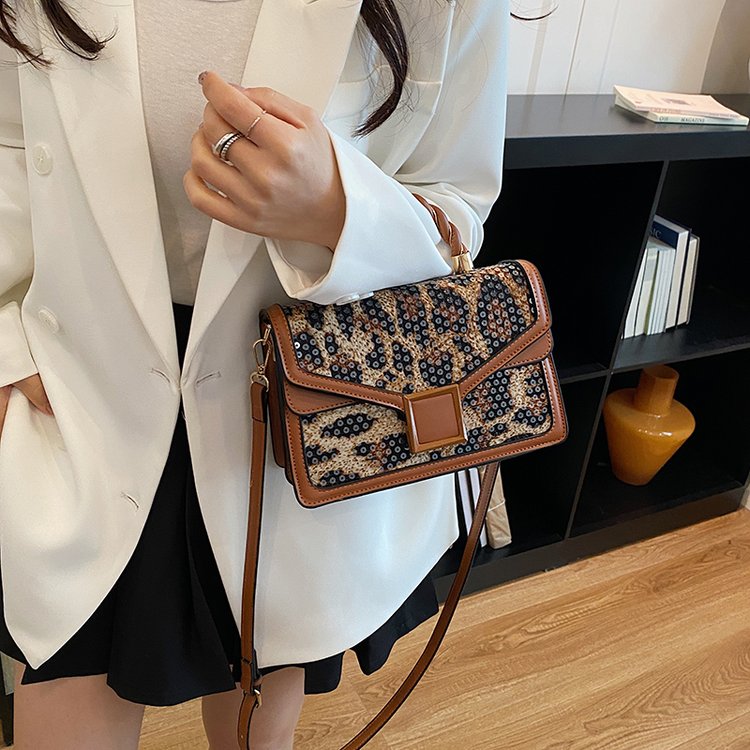 حقائب حفاضات جلدية كلاسيكية أن - مراجعة Luxury Bags Paris وسعره