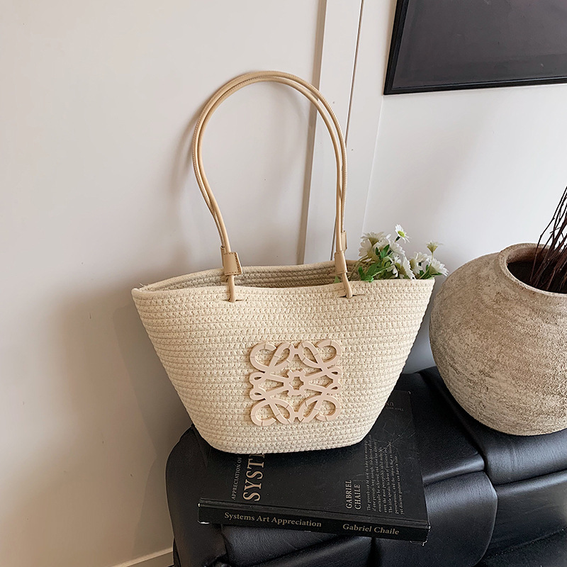 حقيبة يد منسوجة على الطراز الف - مراجعة Luxury Beach Bags Ysl وسعره