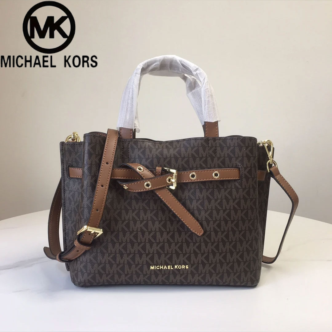 حقيبة يد نسائية بتصميم كلاسيكي - مراجعة Luxury Bags Michael Kors وسعره