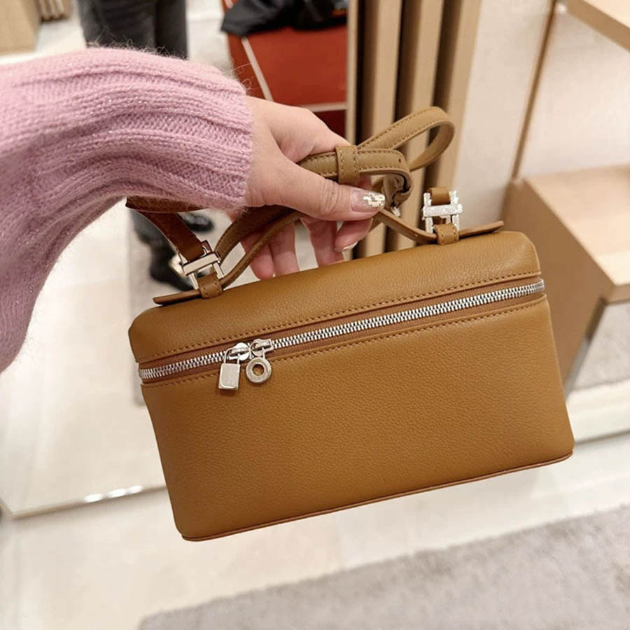 حقيبة كتف نسائية فاخرة من الجل - مراجعة Luxury Bags Jacquemus وسعره