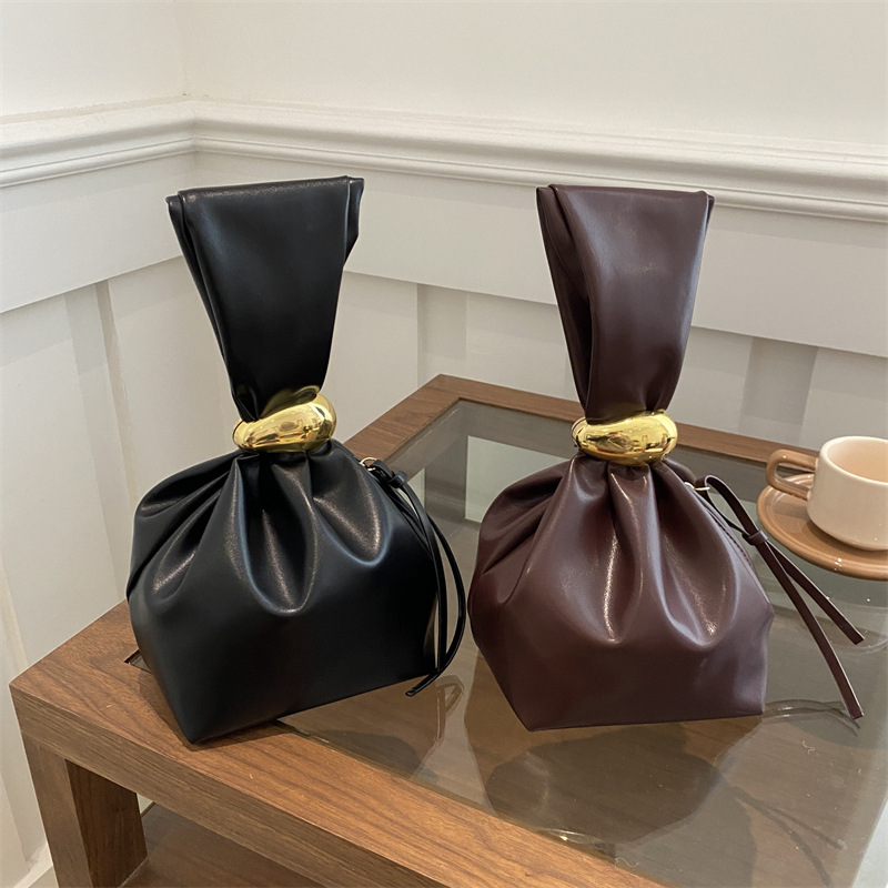 حقيبة يد نسائية جديدة بتصميم ف - مراجعة Luxury Bags Vintage وسعره