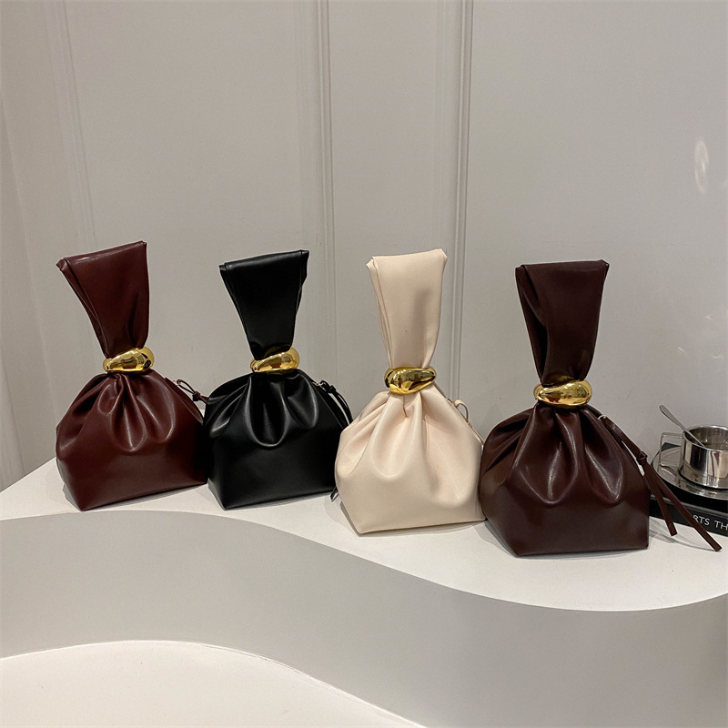 حقيبة يد نسائية جديدة بتصميم ف - مراجعة Luxury Bags Vintage وسعره