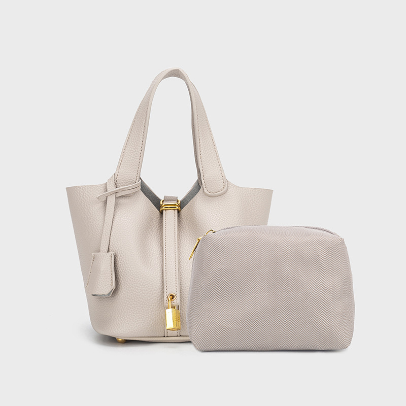 حقيبة يد نسائية كلاسيكية من سل - مراجعة Luxury Bags Jacquemus وسعره