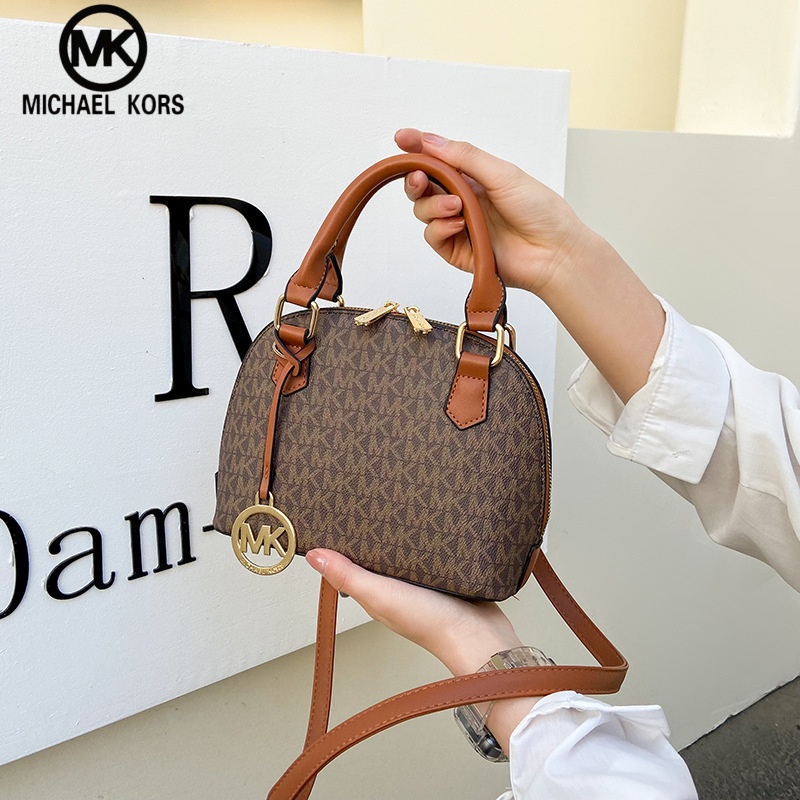 حقيبة نسائية فاخرة من مايكل كو - مراجعة Luxury Bags Michael Kors وسعره