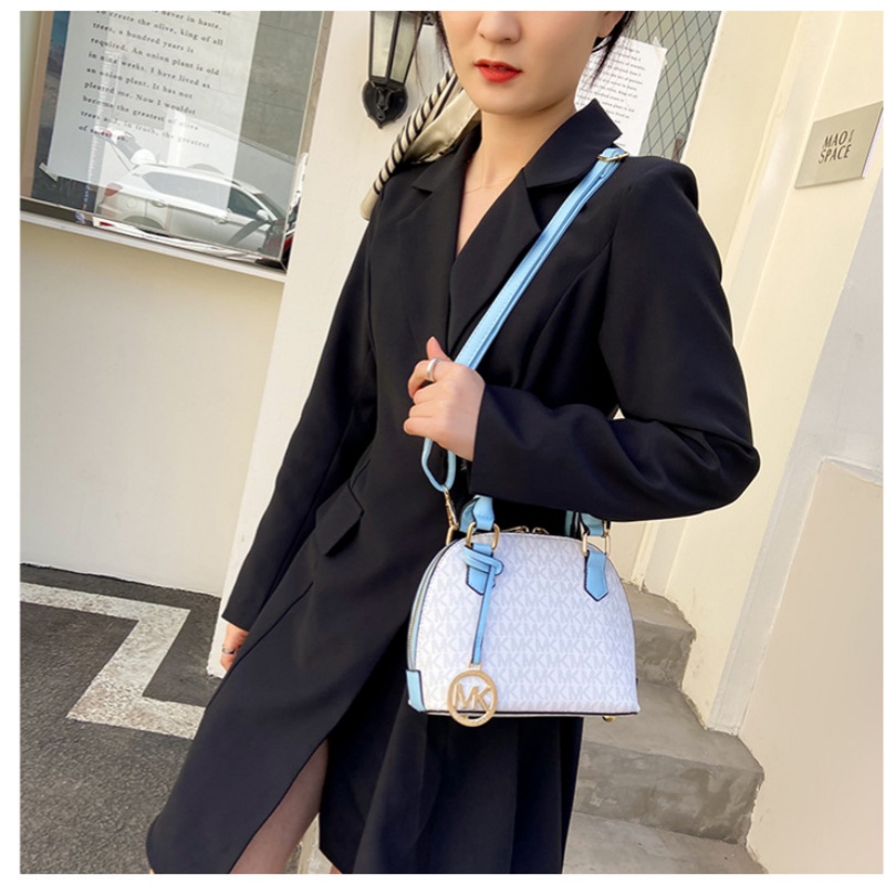 حقيبة نسائية فاخرة من مايكل كو - مراجعة Luxury Bags Michael Kors وسعره