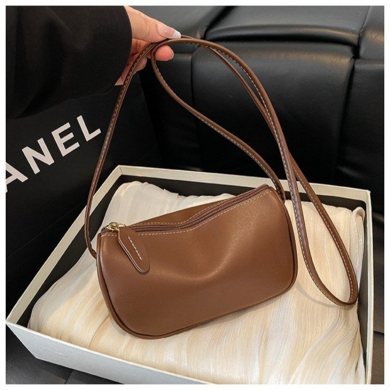 حقيبة حفاضات أنيقة بلون موحد،  - مراجعة Luxury Bags Logo وسعره