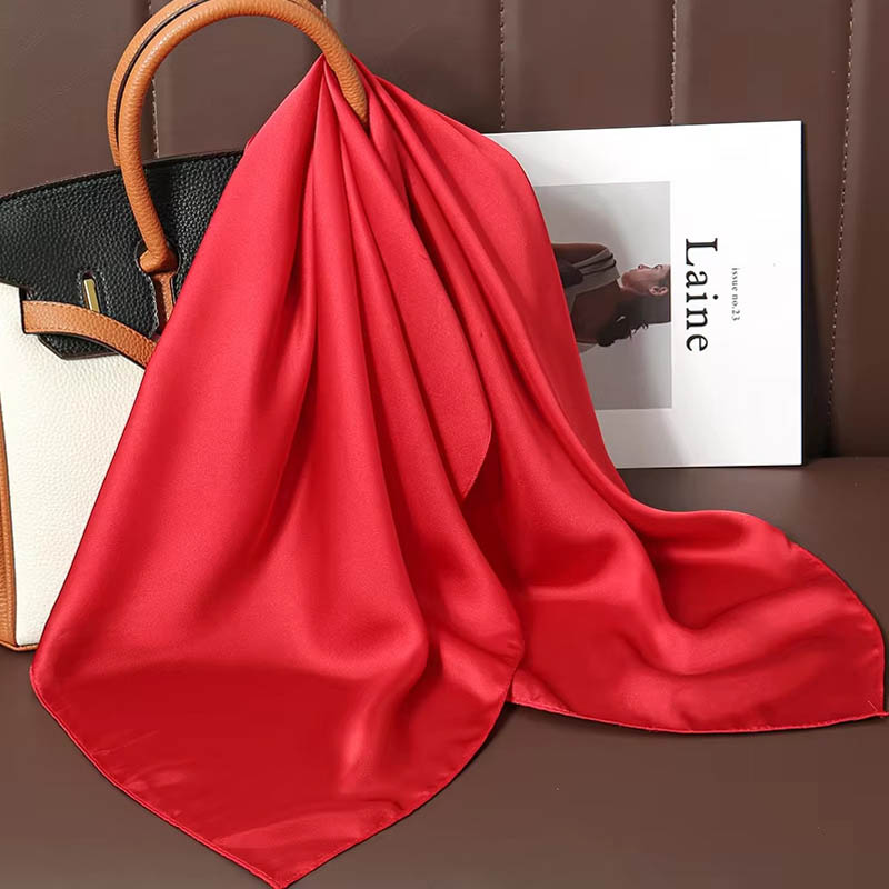 الفاخرة بلون الحرير وشاح مربع  - مراجعة Luxury Bags Office وسعره