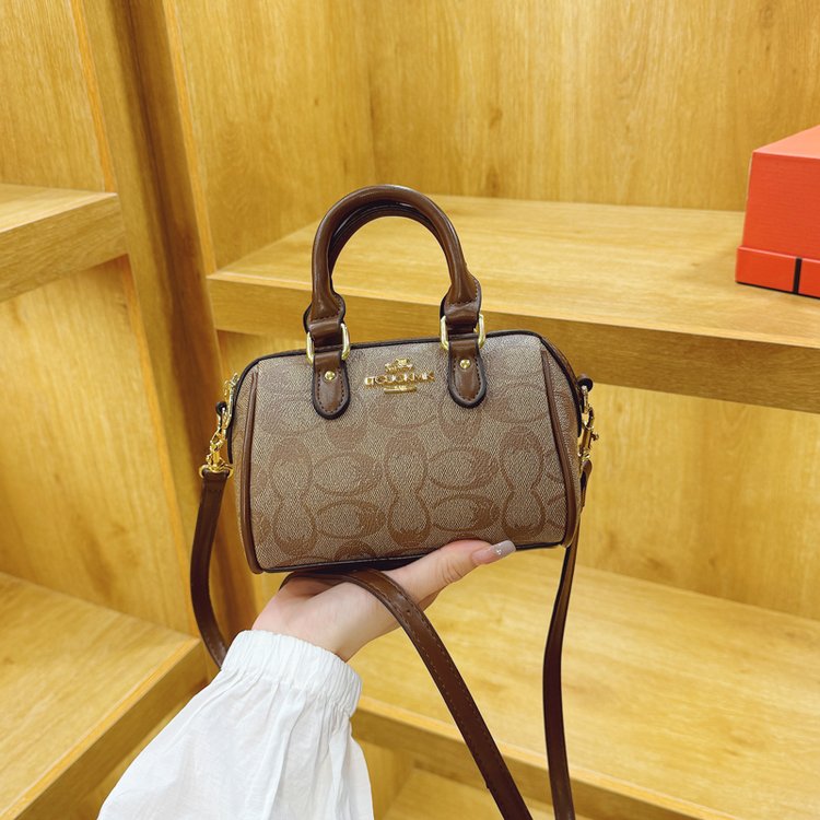 حقيبة حفاضات فاخرة كلاسيكية لل - مراجعة Luxury Bags Logo وسعره