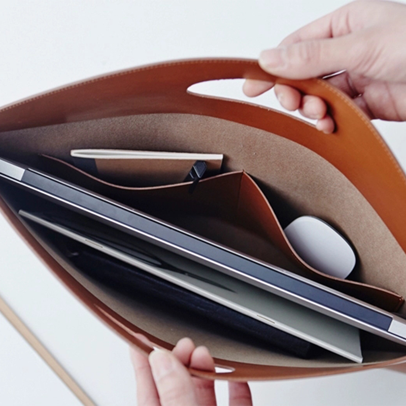 تصميم فاخر مخصص الأحرف الأولى  - مراجعة Briefcase Leather Slim وسعره