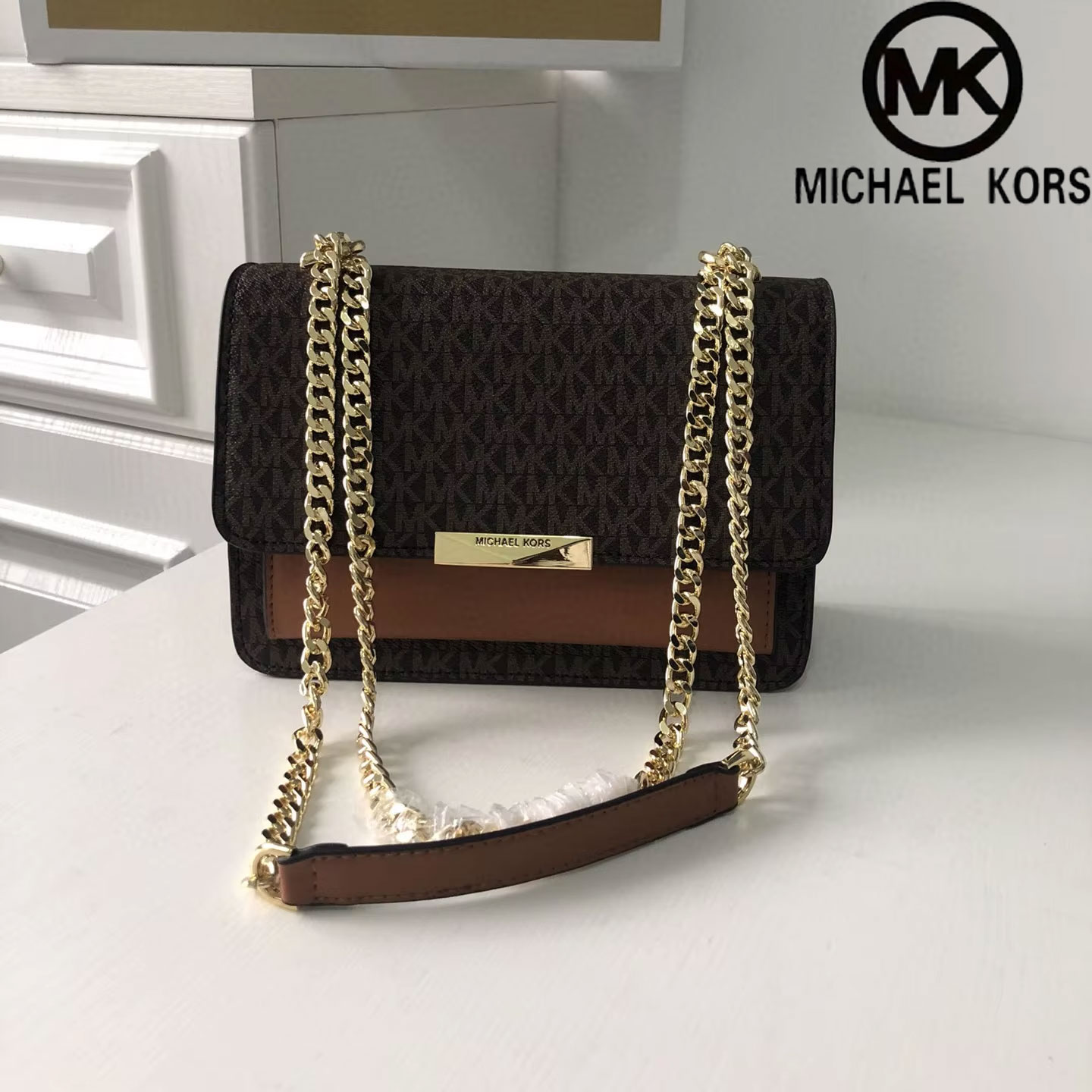 حقيبة كتف نسائية فاخرة من تصمي - مراجعة Luxury Bags Michael Kors وسعره