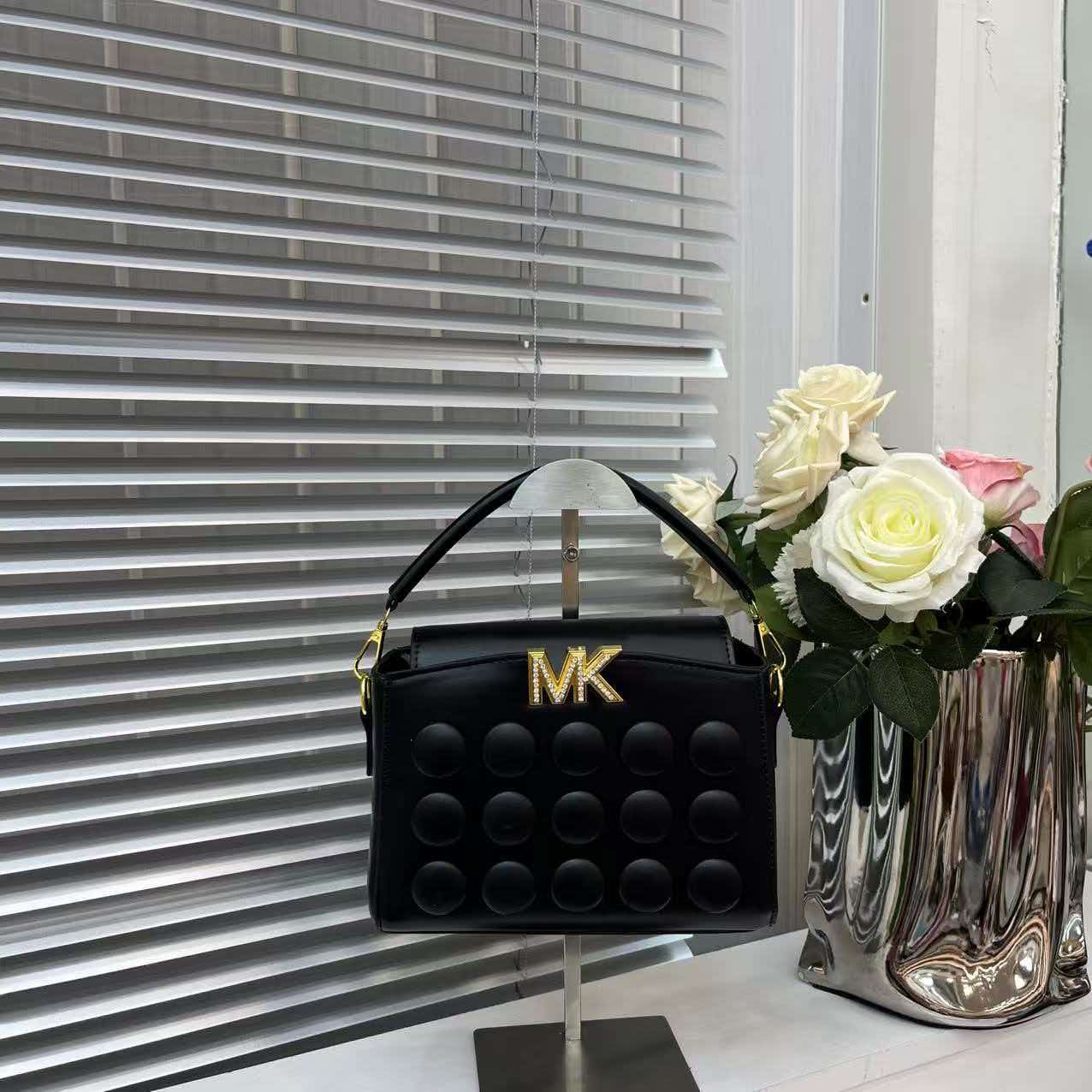 حقيبة يد نسائية فاخرة خفيفة ال - مراجعة Luxury Bags Michael Kors وسعره