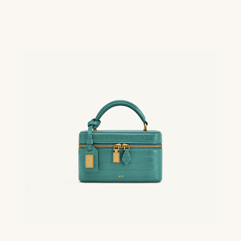 حقيبة JW PEI 2026 الجديدة بتصم - مراجعة Luxury Bags Jacquemus وسعره