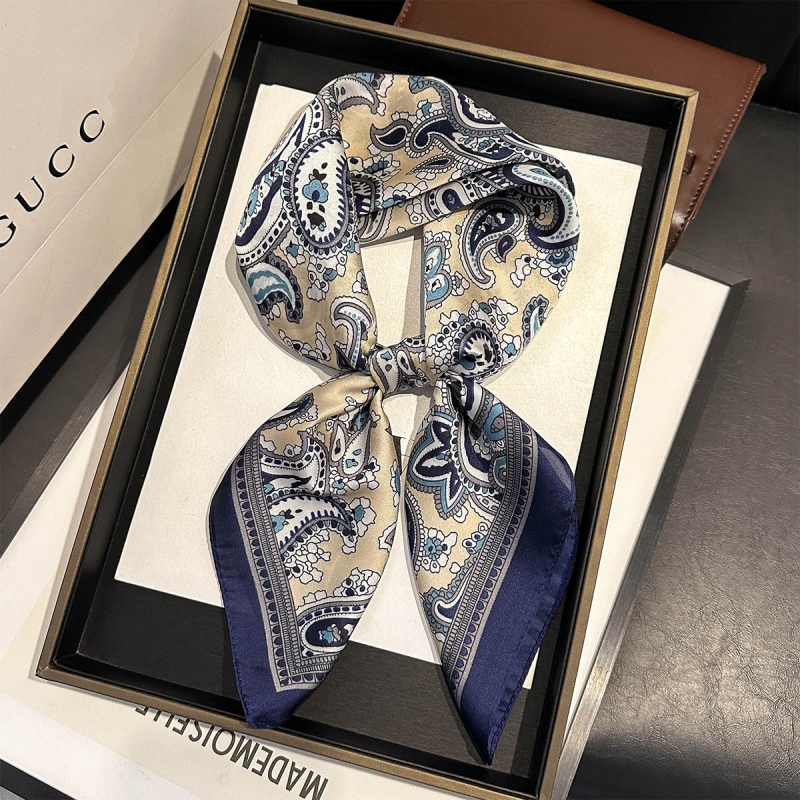 وشاح ساتان فاخر مربع الشكل بنق - مراجعة Luxury Bags Vintage وسعره