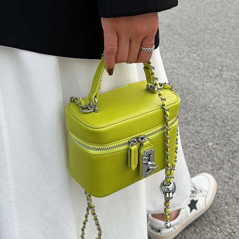 حقائب يد نسائية مربعة 2026 صيف - مراجعة Luxury Bags Jacquemus وسعره
