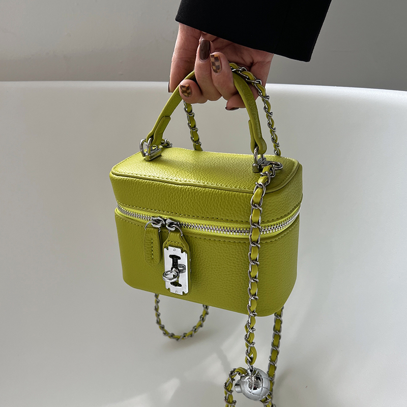 حقائب يد نسائية مربعة 2026 صيف - مراجعة Luxury Bags Jacquemus وسعره