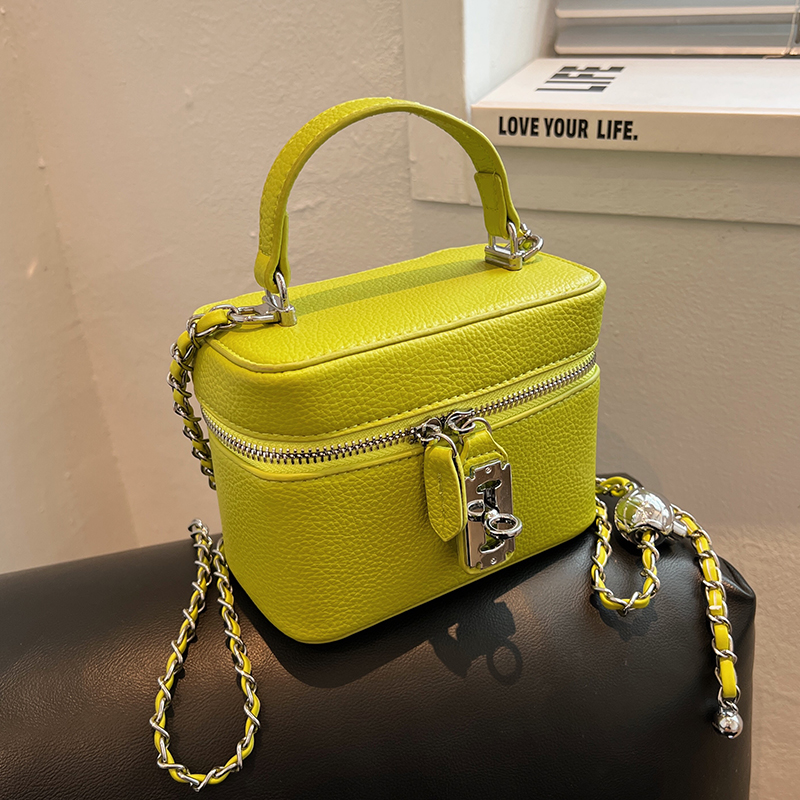 حقائب يد نسائية مربعة 2026 صيف - مراجعة Luxury Bags Jacquemus وسعره