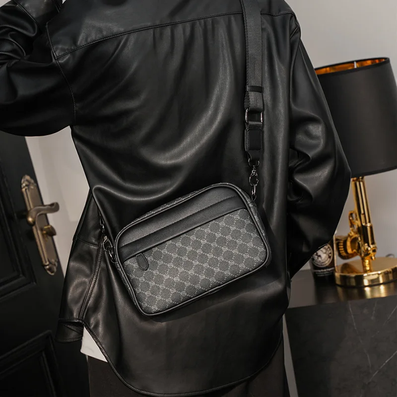 حقائب كروس جلدية فاخرة للرجال  - مراجعة Luxury Bags Office وسعره