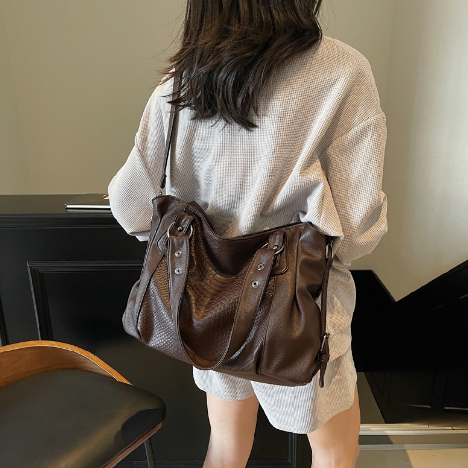 التمساح سعة كبيرة حقائب كتف سو - مراجعة Luxury Bags For Travel وسعره